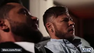 Tyler Berg baise le cul de Matt Anders sans capote