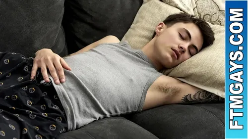 Beau-père baise son beau-fils trans FTM - Tabou famille